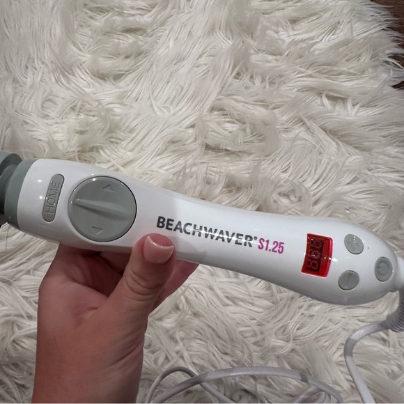 Beachwaver S-SERIES Rotating Curling Iron 1.25 in - Picture 3 of 5